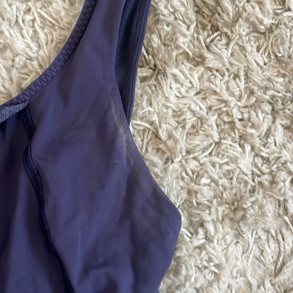 Lululemon workout top with built in bra and elastic band at the waist - Picture 4 of 5